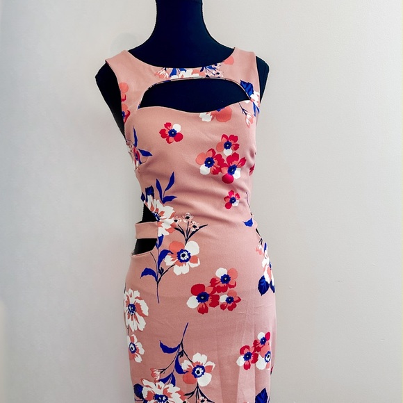 Large - fits like Medium - Bodycon Floral Dress - Picture 1 of 3